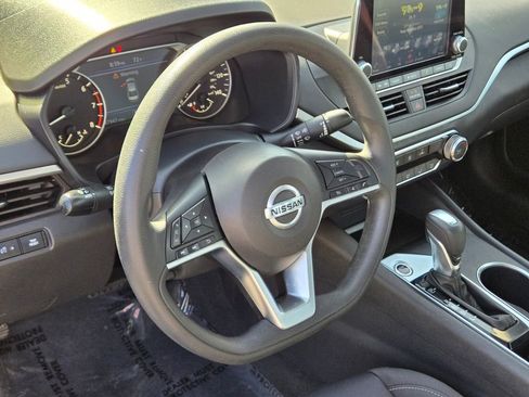 Used 2022 Nissan Altima 2.5 SV FWD image 18