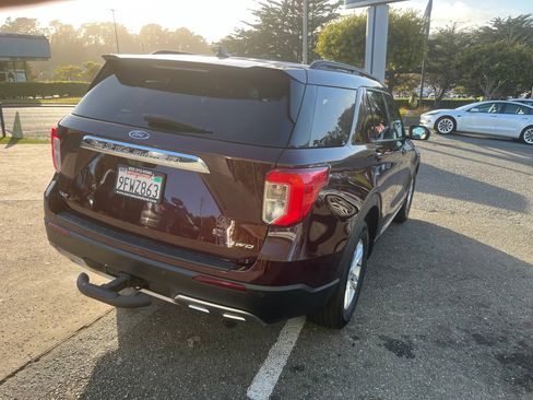 Used 2022 Ford Explorer XLT w/ Equipment Group 202A AWD/4WD image 9