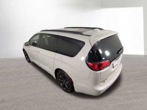 Used 2020 Chrysler Pacifica Limited w/ Advanced Safetytec Group image 37