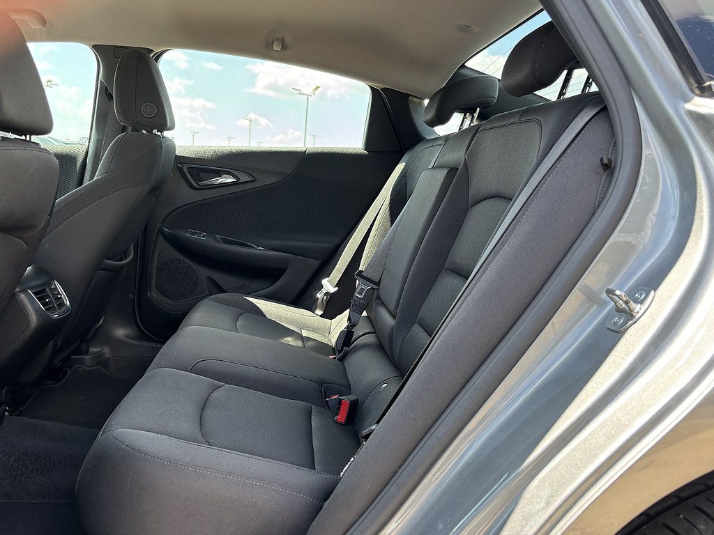 Used 2025 Chevrolet Malibu LT FWD image 14