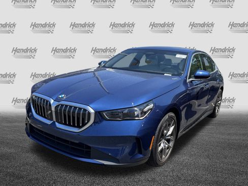 Certified 2026 BMW 540i xDrive w/ Premium Package AWD/4WD image 9