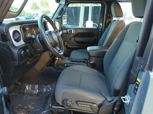 Used 2024 Jeep Wrangler Sport AWD/4WD image 18