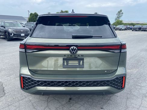 New 2026 Volkswagen Tiguan SE R-Line AWD/4WD image 5