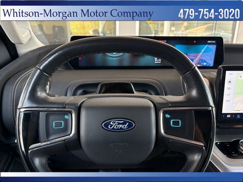 Used 2025 Ford Expedition Platinum w/ Driver's Package AWD/4WD image 22