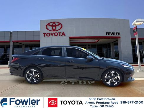 Used 2023 Hyundai Elantra Limited FWD image 6