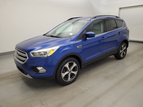 Used 2017 Ford Escape SE w/ Equipment Group 201A AWD/4WD image 2