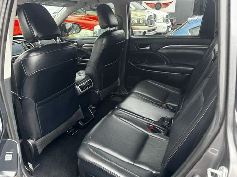 Used 2019 Toyota Highlander Limited AWD/4WD image 10