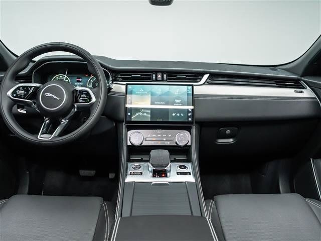 New 2026 Jaguar F-PACE R-Dynamic S AWD/4WD image 18