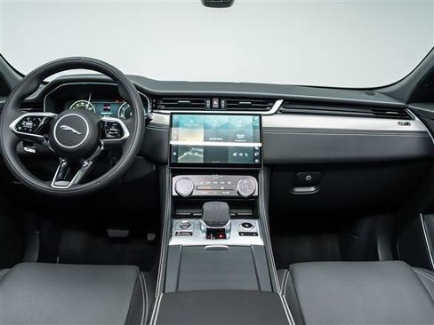 New 2026 Jaguar F-PACE R-Dynamic S AWD/4WD image 18