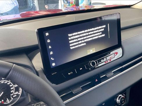 New 2026 Mitsubishi Outlander SE image 7