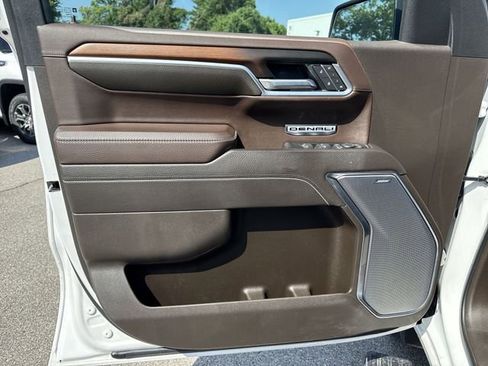 Used 2025 GMC Sierra 1500 Denali AWD/4WD image 23