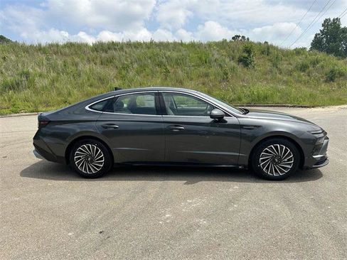 New 2025 Hyundai Sonata Limited image 6