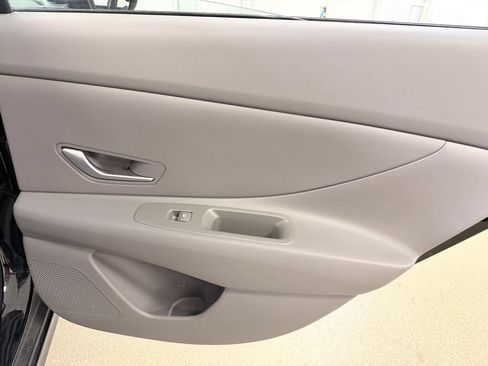 Used 2024 Hyundai Elantra SEL FWD image 29