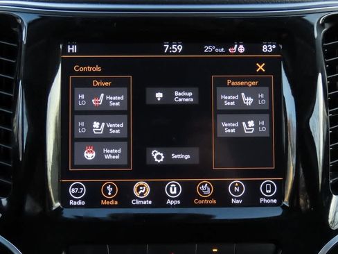 Used 2019 Jeep Cherokee Limited w/ Luxury Group image 23