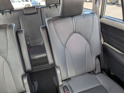 Used 2024 Toyota Grand Highlander AWD image 14