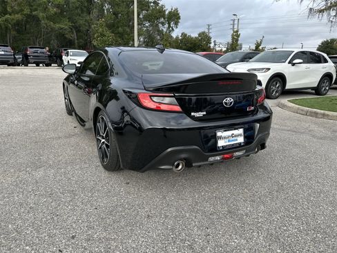 Used 2024 Toyota GR86 image 4