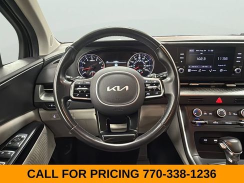 Used 2023 Kia Carnival LX FWD image 16