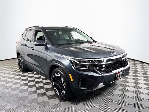 Used 2025 Kia Seltos SX w/ SX Sunroof Package image 1