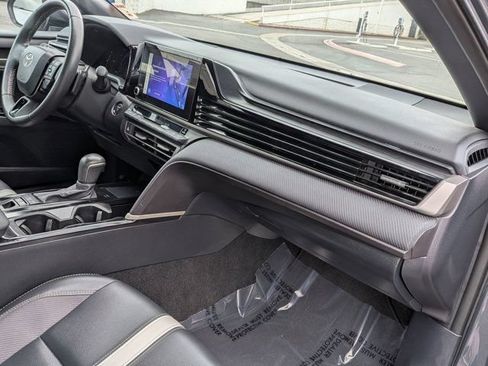 Used 2025 Toyota Camry SE FWD image 6