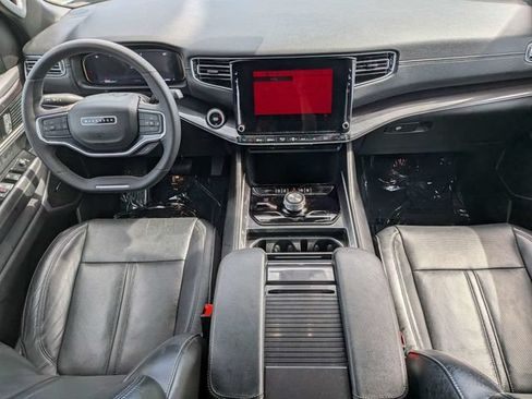 Used 2024 Jeep Wagoneer L 4WD image 15
