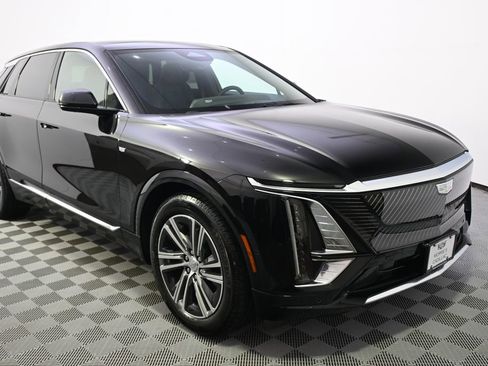 New 2026 Cadillac Lyriq Premium Luxury AWD/4WD image 8