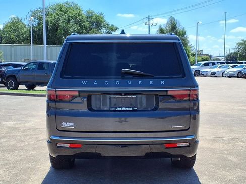 Used 2022 Jeep Wagoneer Series III w/ Premium Group I AWD/4WD image 8