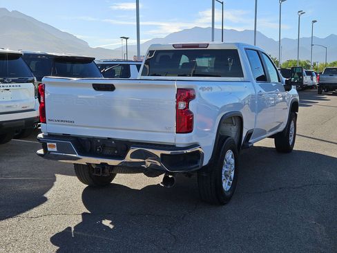 Used 2021 Chevrolet Silverado 2500 LT w/ Fleet Comfort Package AWD/4WD image 3