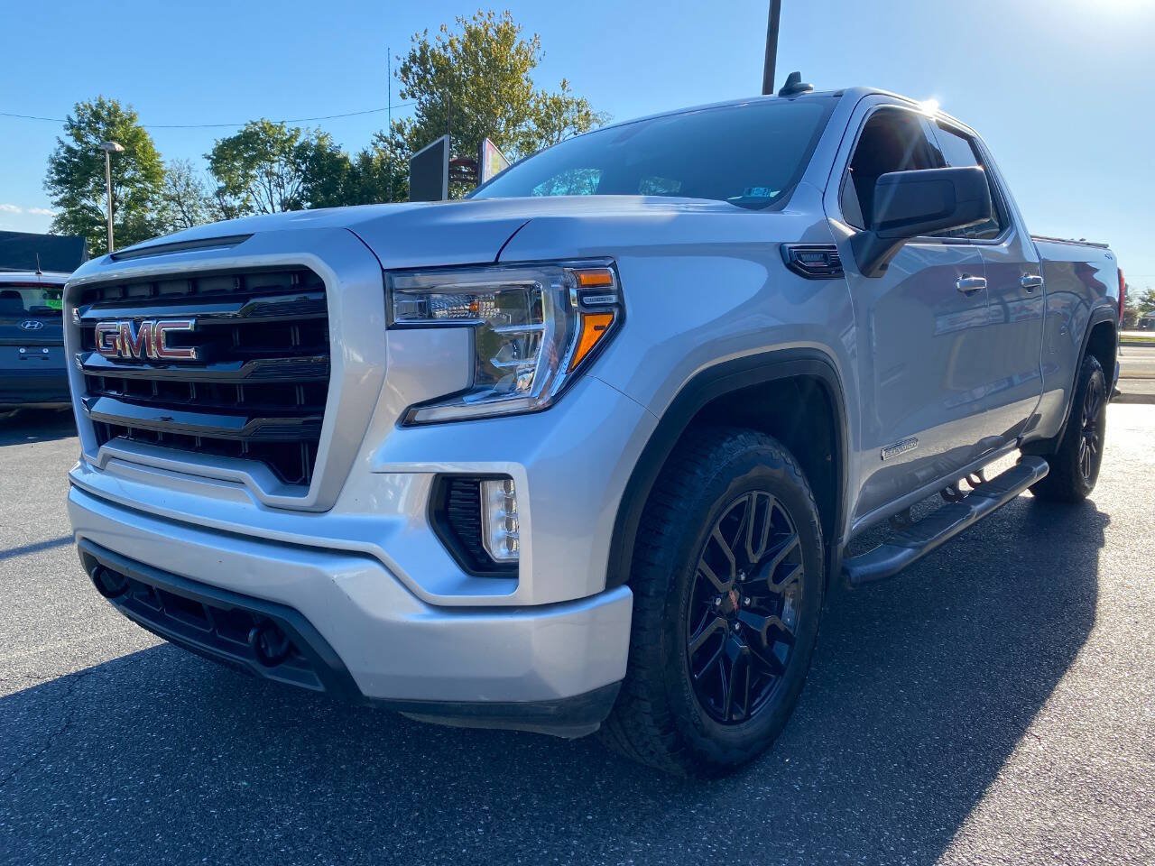 Used 2020 GMC Sierra 1500 Elevation w/ Elevation Value Package AWD/4WD image 7