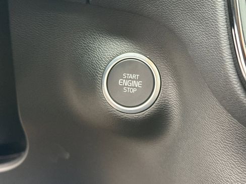 New 2026 Volvo XC40 B5 Core w/ Climate Package image 24