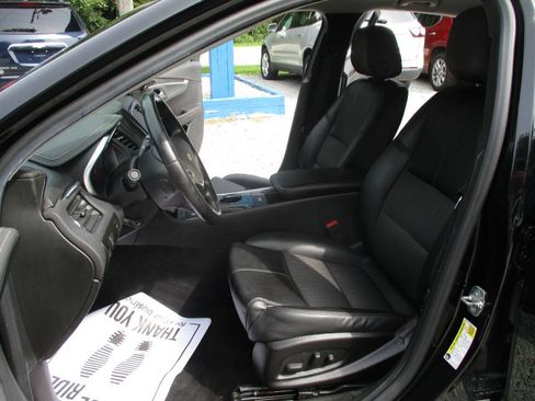 Used 2017 Chevrolet Impala LT FWD image 17