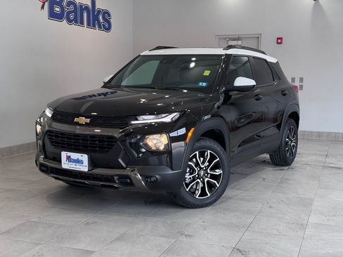 Certified 2023 Chevrolet TrailBlazer ACTIV w/ Sun and Liftgate Package image 2