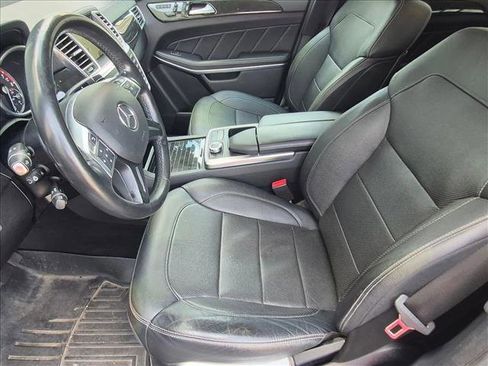 Used 2016 Mercedes-Benz GL 550 4MATIC image 15