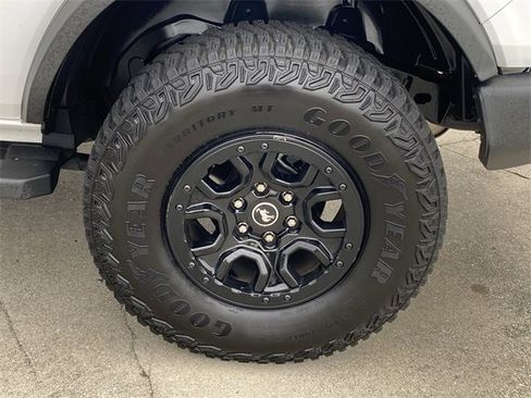 Used 2022 Ford Bronco Wildtrak image 36