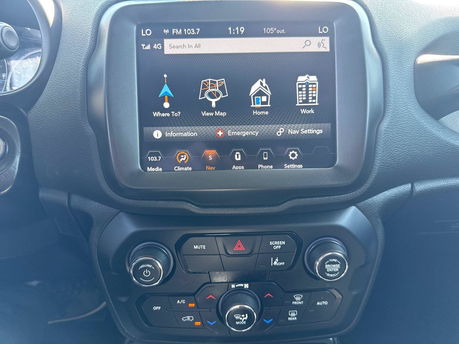 Used 2023 Jeep Renegade Latitude AWD/4WD image 20