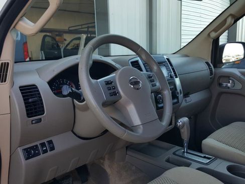 Used 2015 Nissan Frontier SV AWD/4WD image 14
