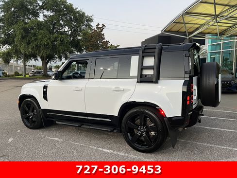 Used 2025 Land Rover Defender 110 X-Dynamic SE AWD/4WD image 7