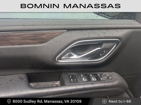 Used 2021 Chevrolet Suburban Z71 w/ Luxury Package image 10