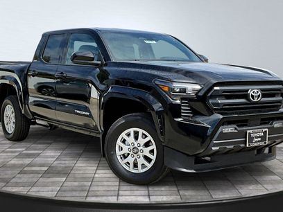 New 2025 Toyota Tacoma SR5