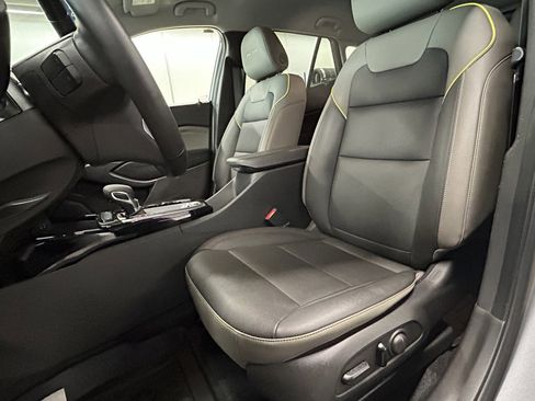 Used 2024 Chevrolet Trax ACTIV w/ Driver Confidence Package image 12