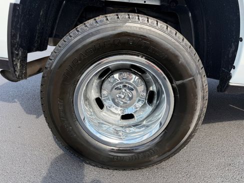 Used 2024 RAM 3500 Big Horn image 36