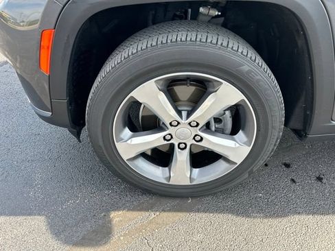 Used 2021 Jeep Grand Cherokee L Limited AWD/4WD image 11