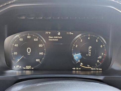 Used 2017 Volvo XC90 T6 Momentum w/ Vision Package image 11