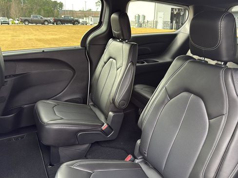 New 2026 Chrysler Pacifica Select w/ S Appearance Package image 26