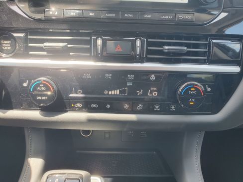 New 2025 Nissan Pathfinder SL w/ Black Appearance Package image 33