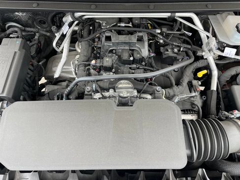 Used 2026 Chevrolet Colorado Trail Boss AWD/4WD image 11