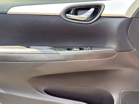 Used 2016 Nissan Sentra S FWD image 10