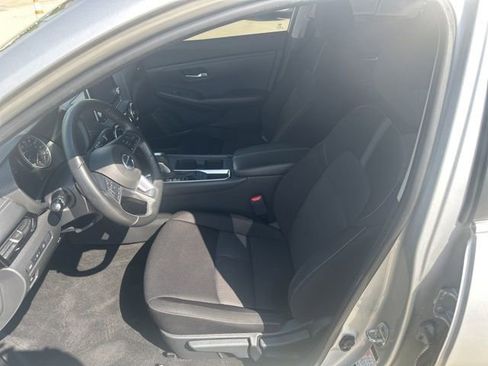 Used 2022 Nissan Sentra SV FWD image 18