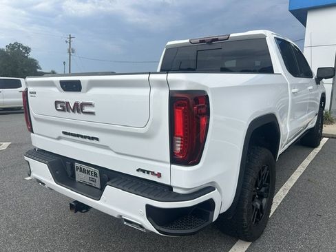 Used 2023 GMC Sierra 1500 AT4 w/ Technology Package AWD/4WD image 4
