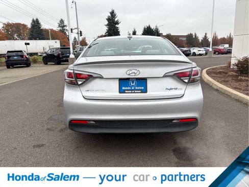 Used 2017 Hyundai Sonata SE image 5
