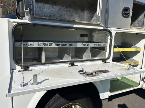 Used 2017 Ford F550 4x4 Regular Cab Super Duty image 33